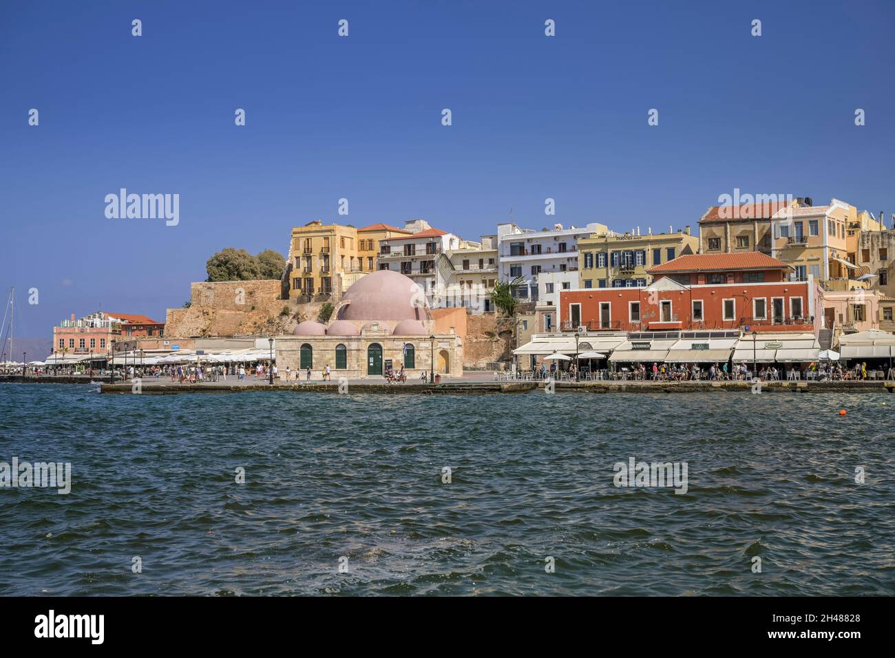 Venezianischer Hafen mit Kioutsouk Hassan Moschee, Chania, Kreta, Griechenland Banque D'Images