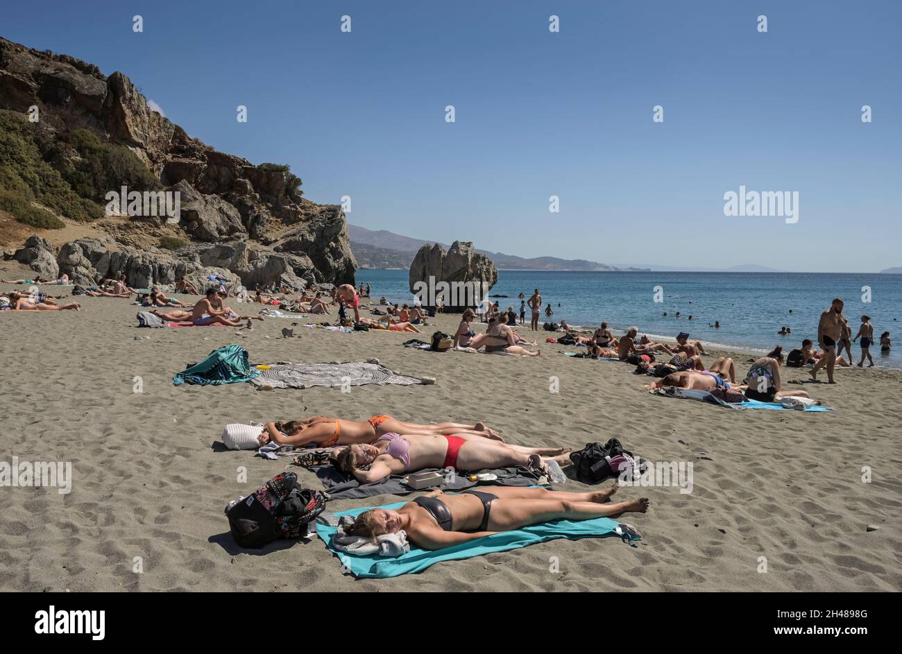 Sandstrand, Sonnenbaden, Urlauber, Touristen, Preveli,Kreta, Griechenland Banque D'Images