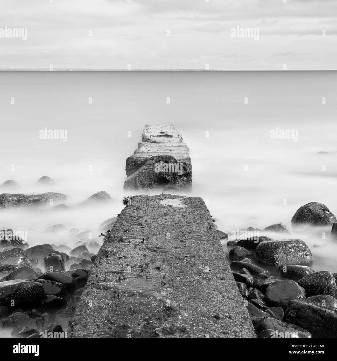 Exposition longue mer et rochers Banque D'Images
