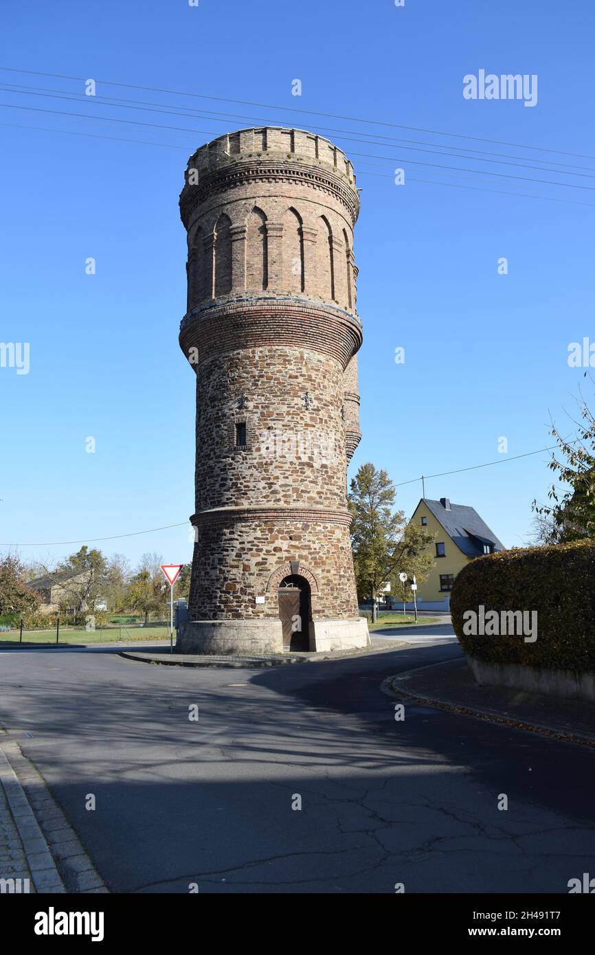 Tour d'eau médiévale à Münstermaifeld Banque D'Images