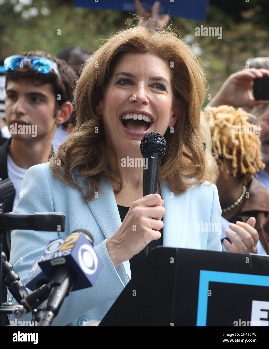 New York, New York, États-Unis.31 octobre 2021.Julie MENIN, candidate au Conseil municipal démocratique, participe à un rassemblement de campagne au parc Carl Schurz.(Credit image: © Nancy Kaszerman/ZUMA Press Wire) Banque D'Images