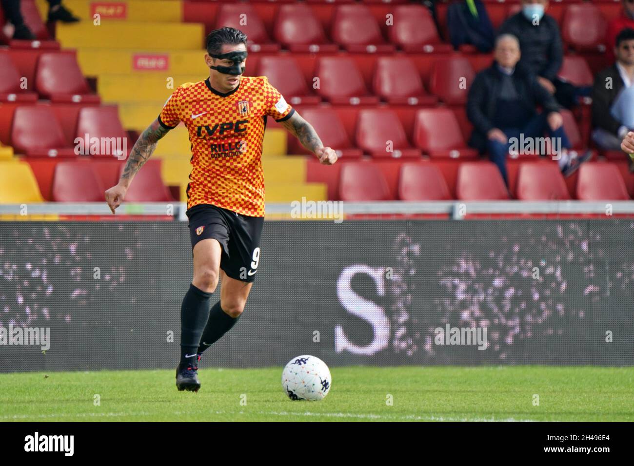 Benevento, Italie.1er novembre 2021.Gianluca Lapadula (Benevento Calcio) pendant Benevento Calcio vs Brescia Calcio, Ligue italienne de championnat de football BKT à Benevento, Italie, novembre 01 2021 crédit: Agence de photo indépendante/Alamy Live News Banque D'Images