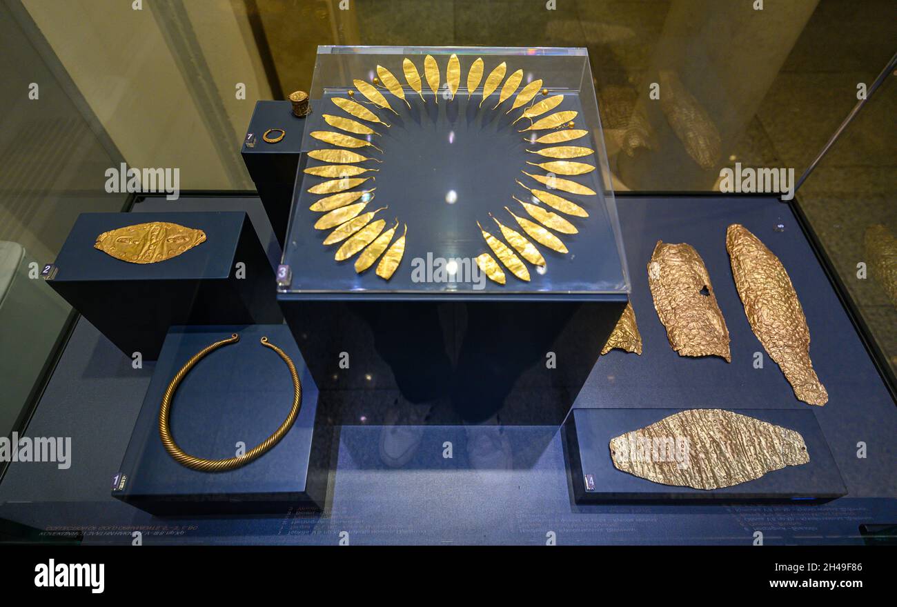 Plovdiv, Bulgarie.Trésor d'or - civilisation thrace, V Century BC.Exposé dans le musée archéologique de Plovdiv. Banque D'Images