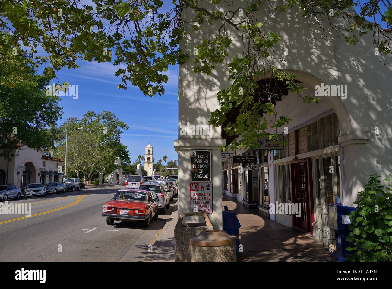 Le quartier pittoresque du centre-ville sur l'avenue principale, Ojai CA Banque D'Images