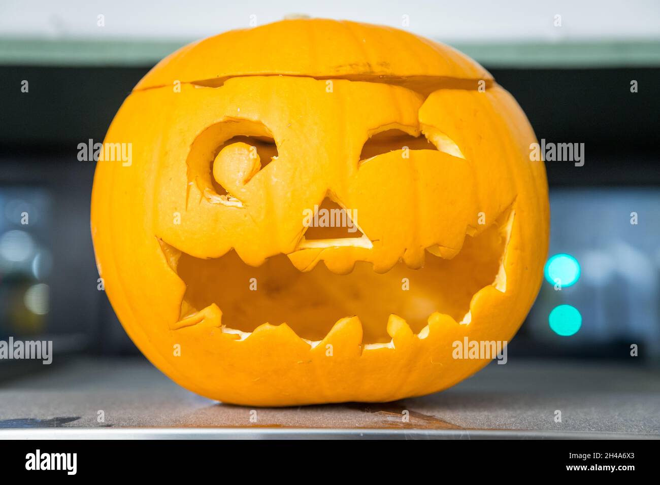 Gros plan d'une citrouille sculptée pour Halloween Banque D'Images