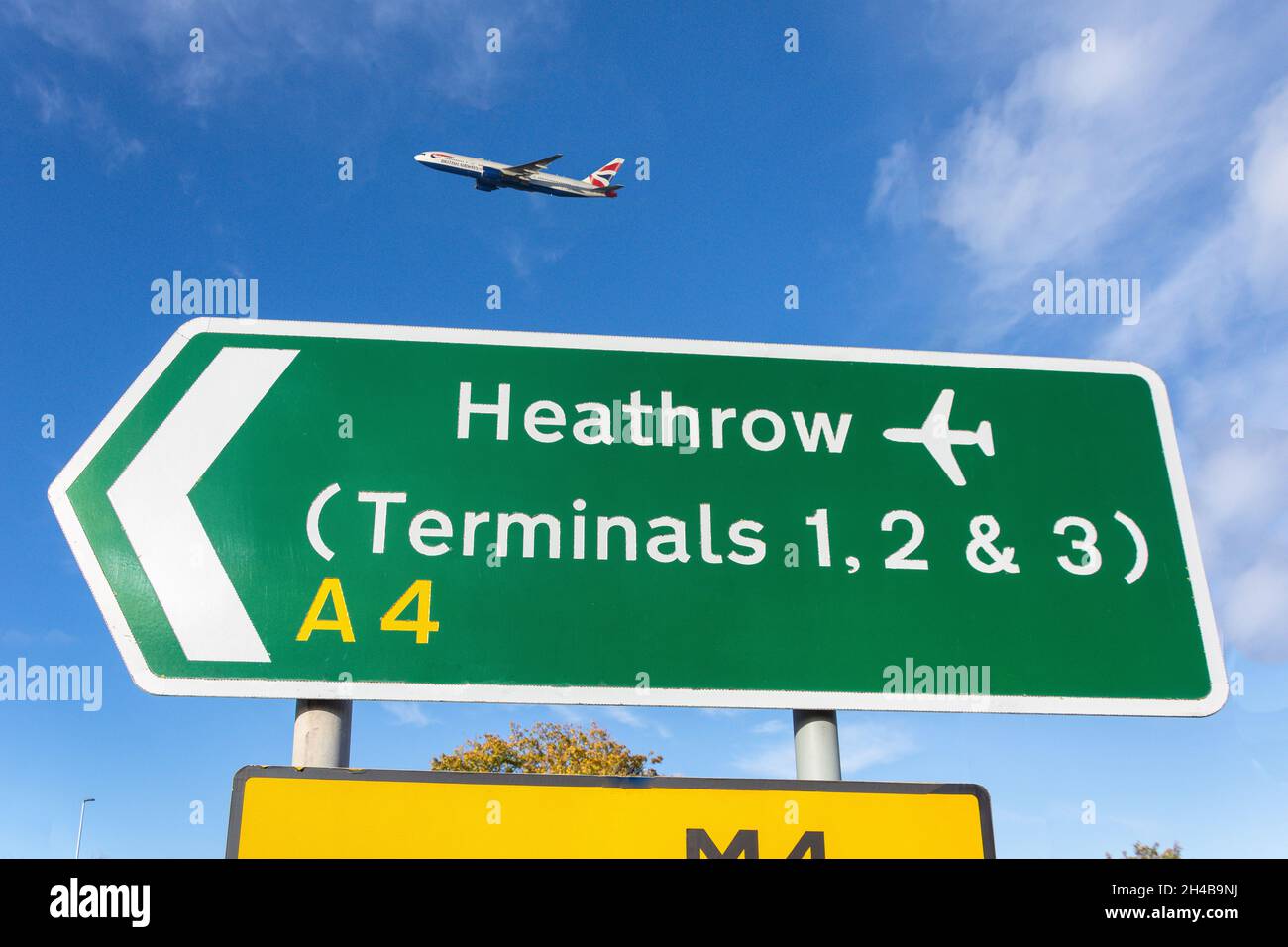 Heathrow Airport Road sign, Cranford, London Borough of Hounslow, Greater London, Angleterre, Royaume-Uni Banque D'Images