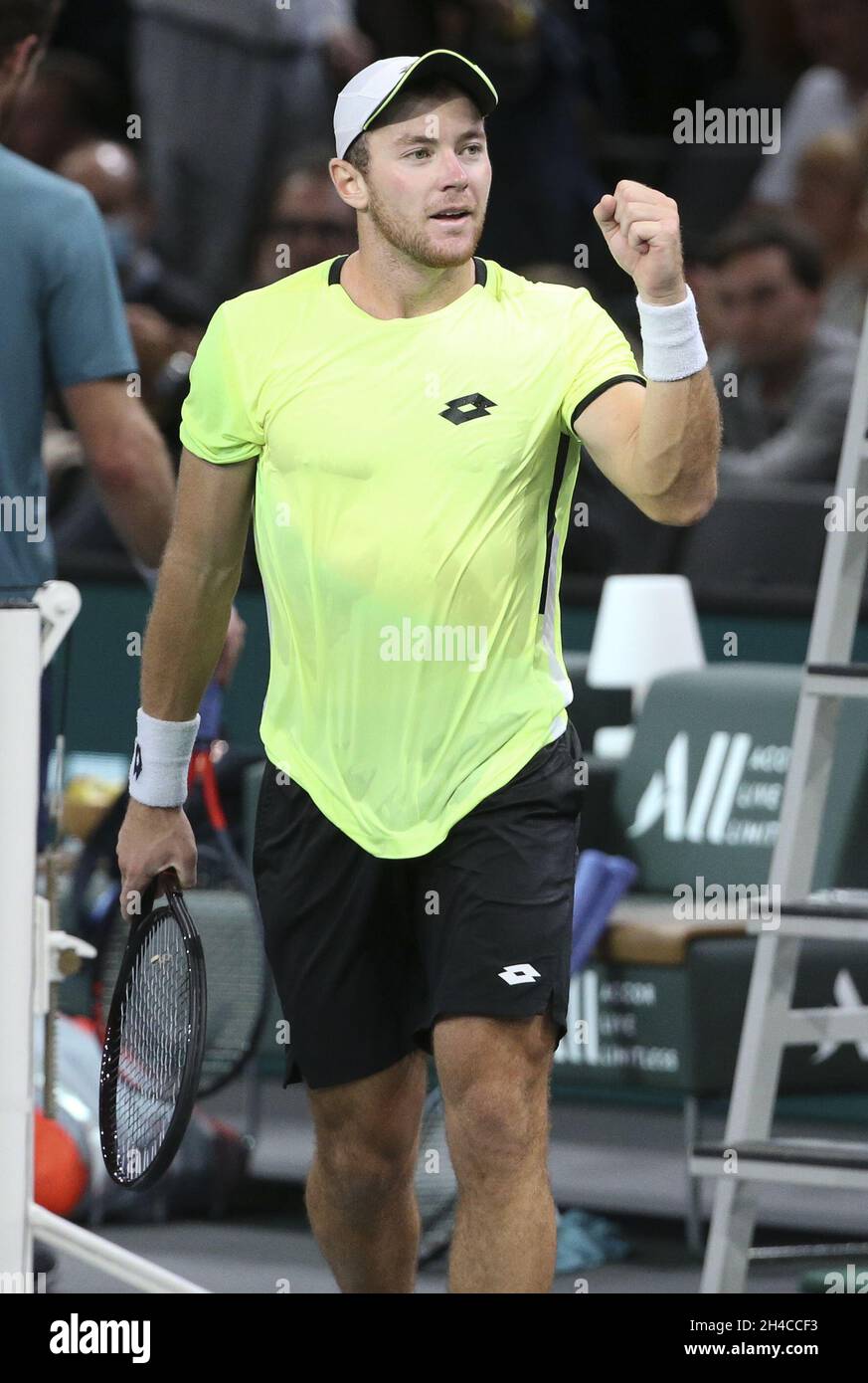 Paris, France.1er novembre 2021.Dominik Koepfer, d'Allemagne, célèbre sa première victoire sur Andy Murray, de Grande-Bretagne, lors du premier jour des Rolex Paris Masters 2021, un tournoi de tennis ATP Masters 1000 le 1er novembre 2021 à l'Accor Arena de Paris, France - photo : Jean Catuffe/DPPI/LiveMedia crédit : Agence photo indépendante/Alay Live News Banque D'Images