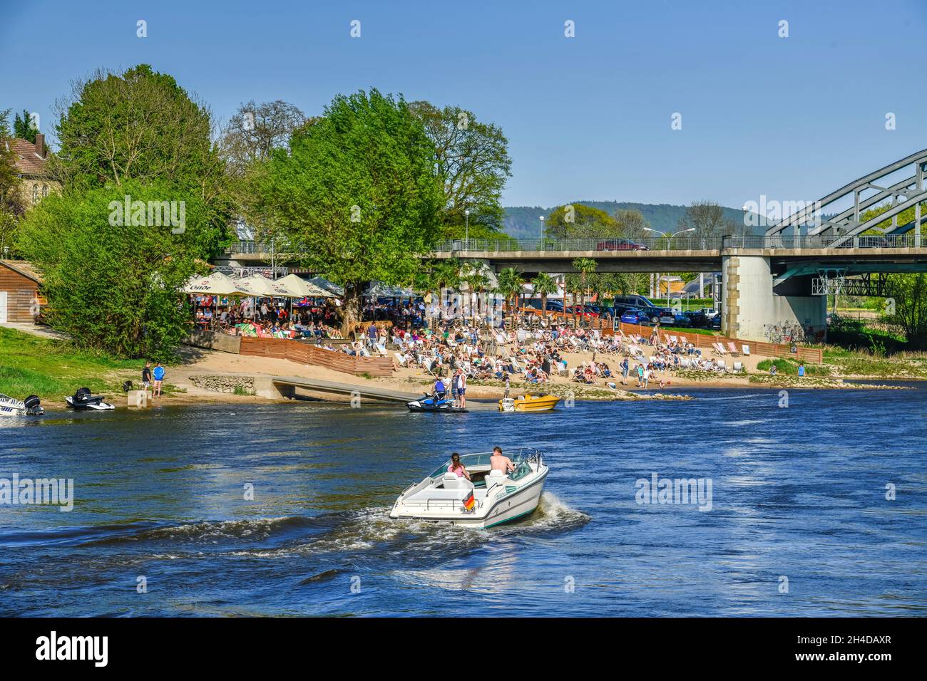 Bodega Beach Club, Motorboot, Weser bei, Rinteln Niedersachsen, Deutschland Banque D'Images