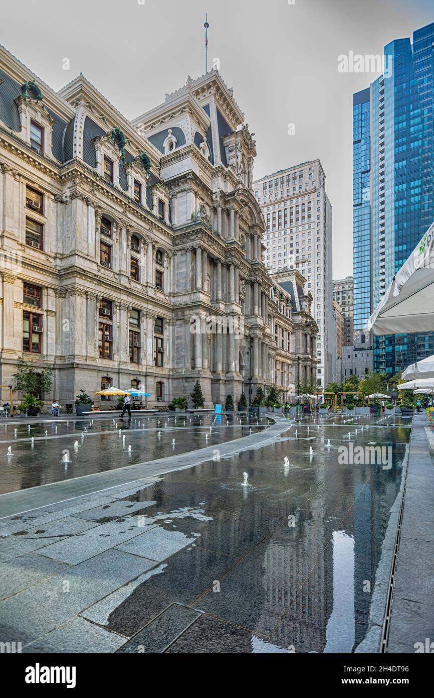 L'hôtel de ville de Philadelphie est situé au centre géographique de Philadelphie, et jusqu'en 1986, il a été la structure la plus haute de la ville, avec l'accord de messieurs. Banque D'Images