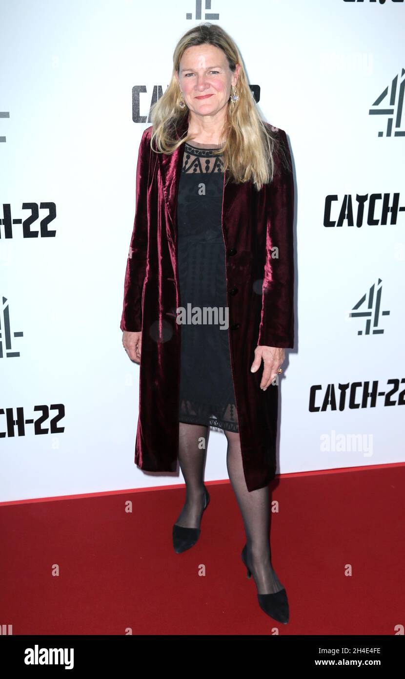 Ellen Kuras participe à la première de Catch 22 au Royaume-Uni à vue Westfield, Londres Banque D'Images
