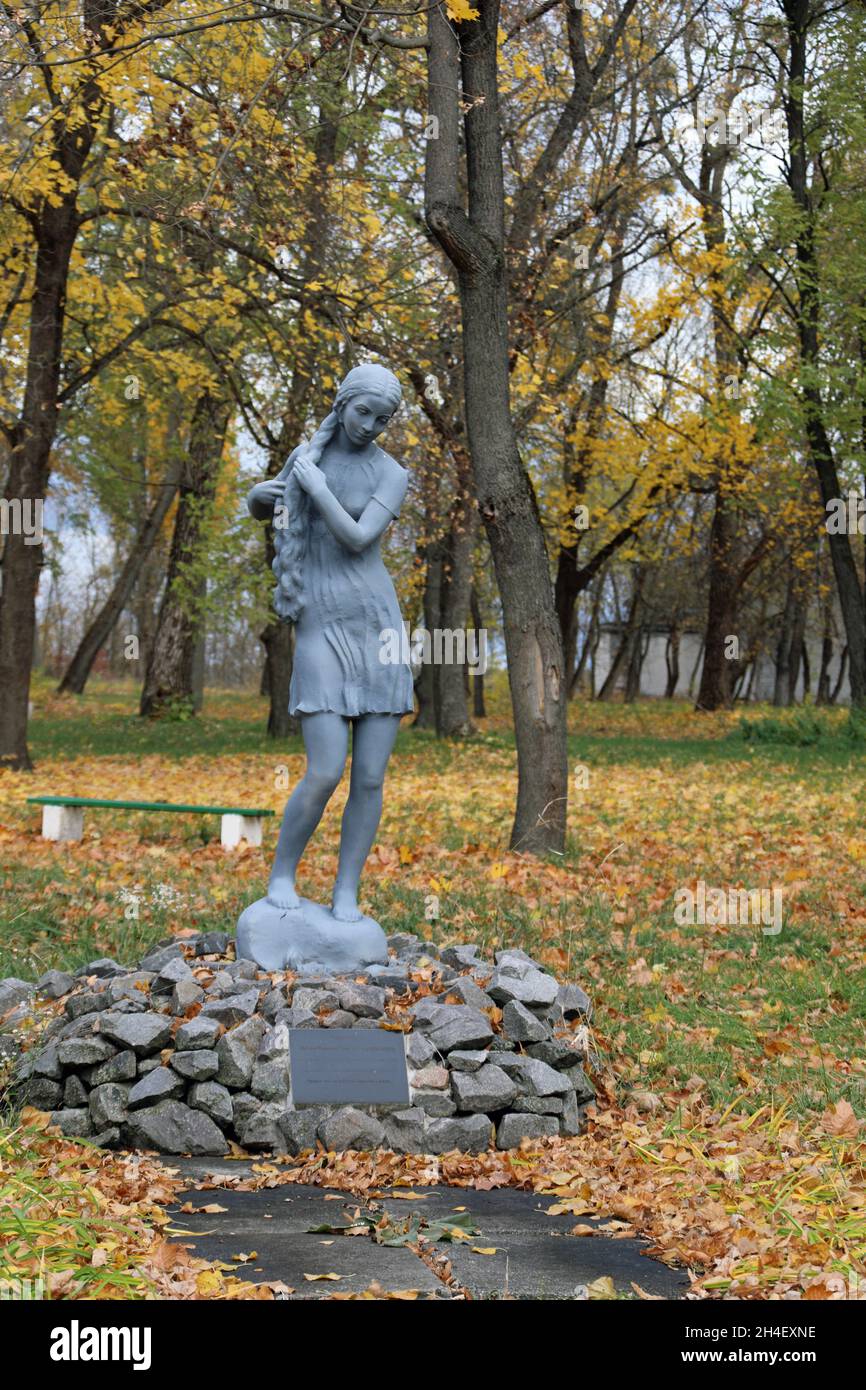 Monument au messager partisan Pasha Osidach qui a été torturé et enterré vivant par les Nazis Banque D'Images