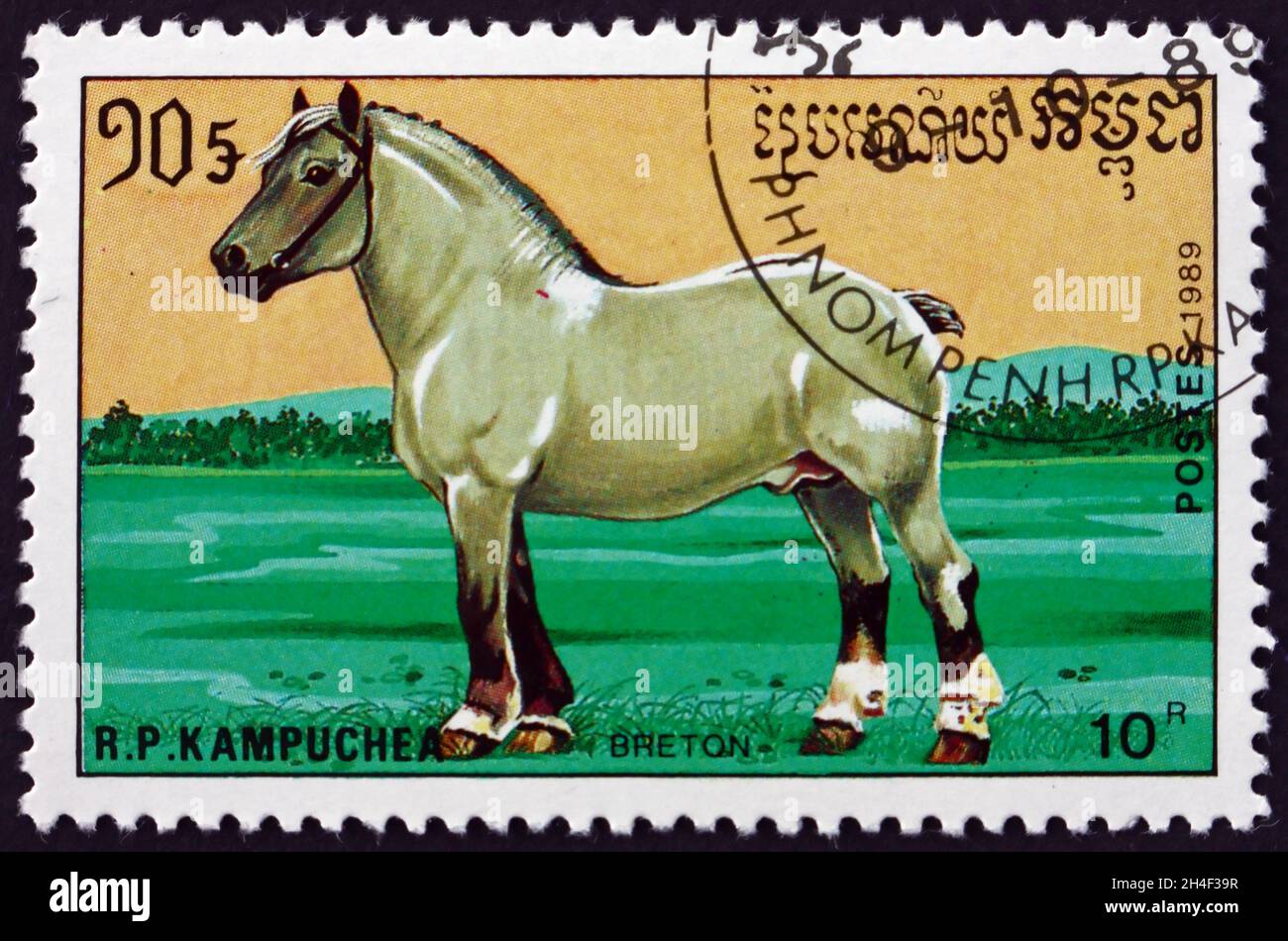CAMBODGE - VERS 1989: Un timbre imprimé au Cambodge montre breton, est une race de cheval de trait développé en Bretagne, une province dans le nord-ouest de la France, circ Banque D'Images
