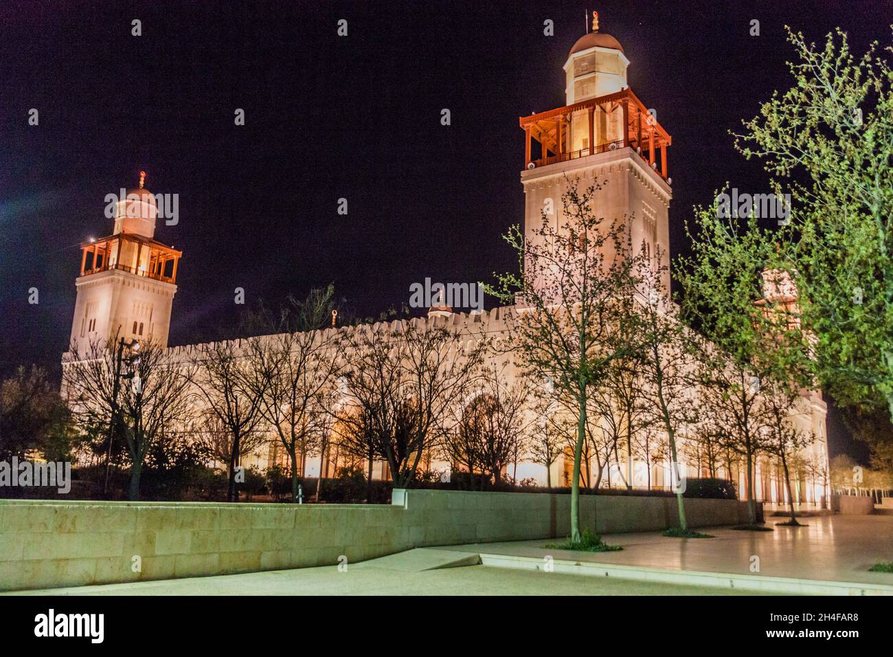 Vue nocturne de la mosquée du Roi Hussein Bin Talal à Amman, Jordanie Banque D'Images