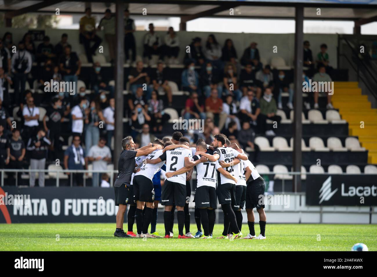 Faro, Portugal.1er novembre 2021.Estádio São Luís Equipe do SC Farense, antes da partida entre SC Farense x FC Penafiel, válida pela décima jornada da Liga Portugal 2 BWING, no Estádio São Luís em Faro, Portugal, na tarde de segunda-feira 01 de novembro de 2021.Jéssica Santana crédit: SPP Sport presse photo./Alamy Live News Banque D'Images