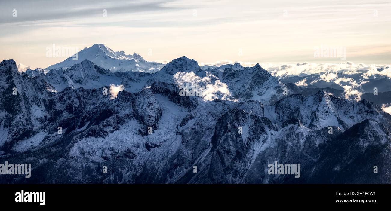 Vue aérienne des montagnes Rocheuses canadiennes Banque D'Images