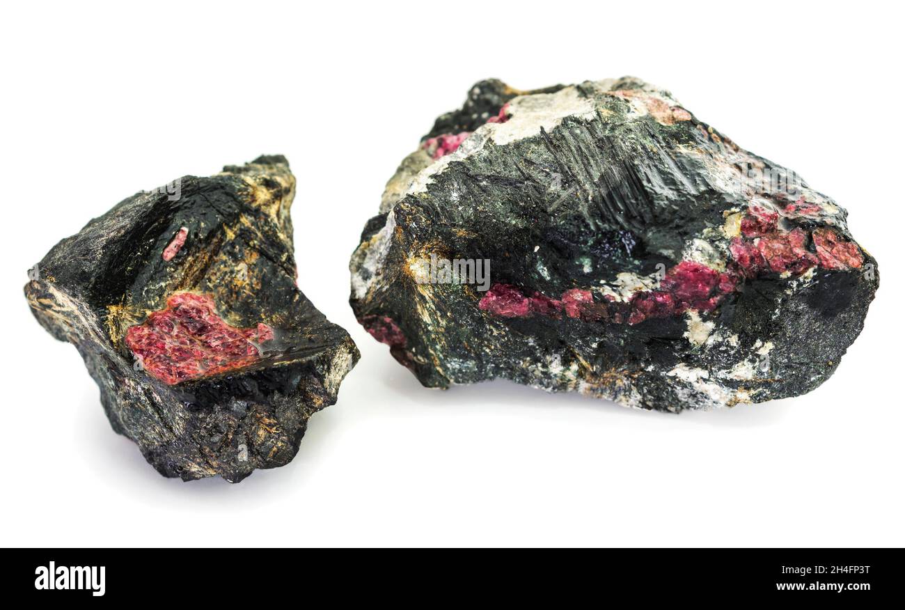 Deux morceaux de roche entraient dans l'eudialyte minéral, trouvé dans les Khibiny.Russie Banque D'Images