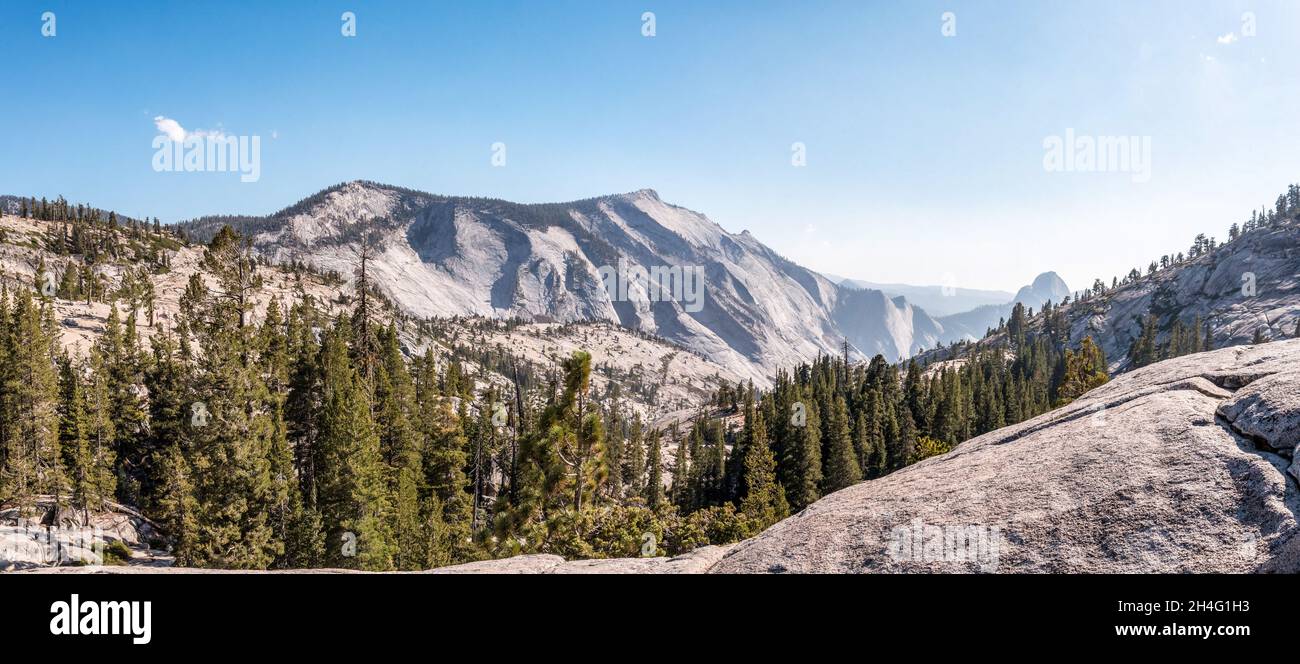 Vue panoramique sur le parc national de Yosemite depuis Olmsted point, États-Unis Banque D'Images