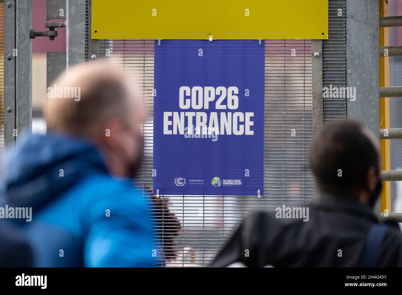 Panneau d'entrée COP26 sur les portes du tourniquet, Glasgow, Écosse, Royaume-Uni Banque D'Images