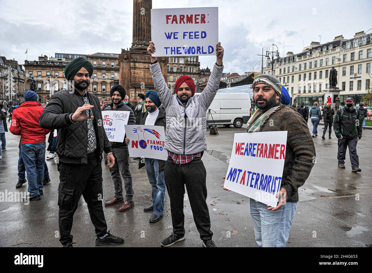 Glasgow, Royaume-Uni.31 octobre 2021.Les partisans des agriculteurs indiens protestent contre le PM indien Narendra Modi et son projet de loi agricole, lors de la journée d'ouverture de la COP26 organisée à Glasgow du samedi,Le 31 octobre au 12 novembre.COP26 est une convention des Nations Unies pour amener des nations et des pays du monde entier à discuter de la façon de faire face au changement climatique et de ce que les nations peuvent faire pour essayer du réduire ou pour le combattre.Crédit : SOPA Images Limited/Alamy Live News Banque D'Images