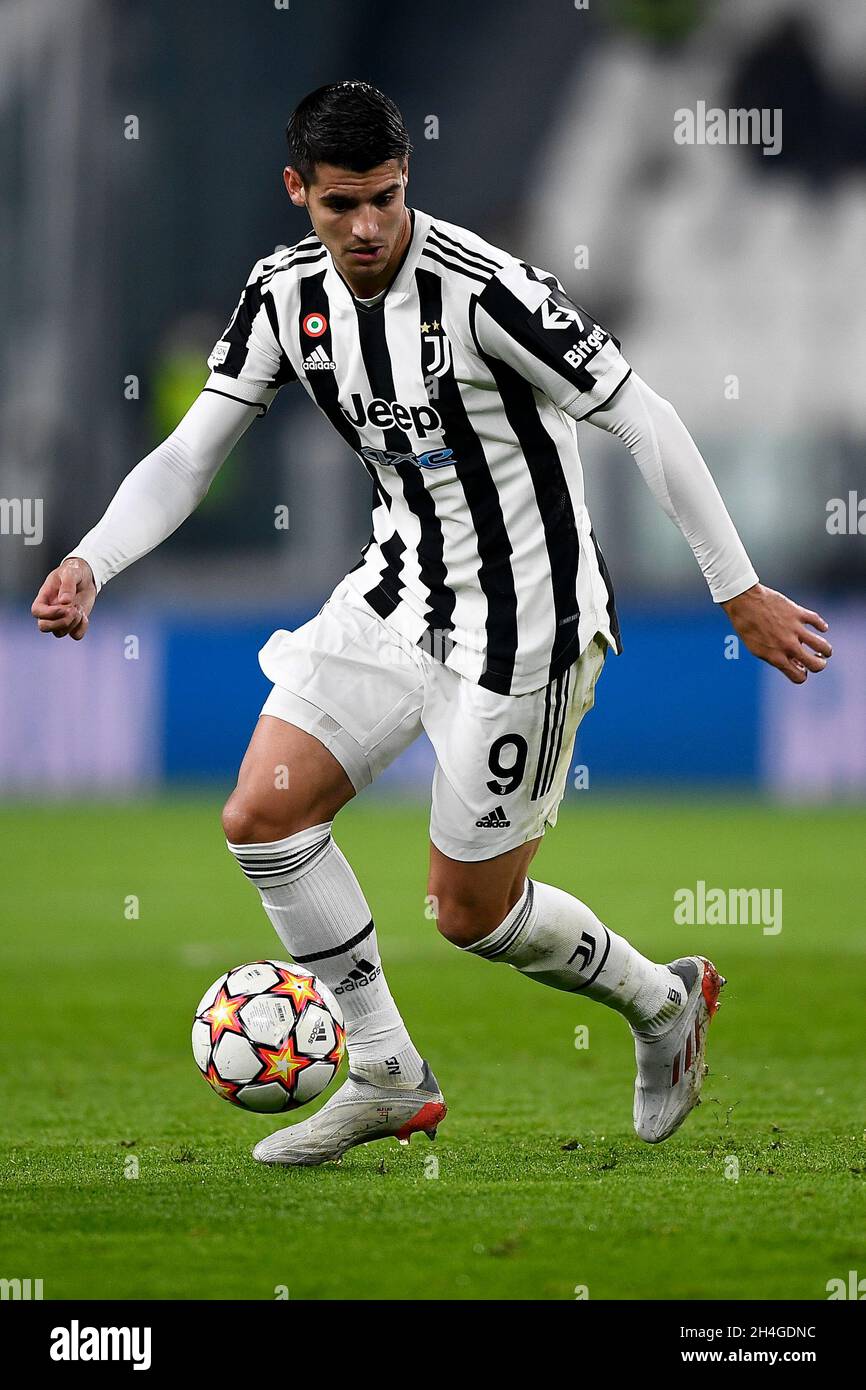 Turin, Italie.02 novembre 2021.Alvaro Morata du FC Juventus en action lors du match de football de la Ligue des champions de l'UEFA entre le FC Juventus et le FC Zenit Saint-Pétersbourg.Credit: Nicolò Campo/Alay Live News Banque D'Images