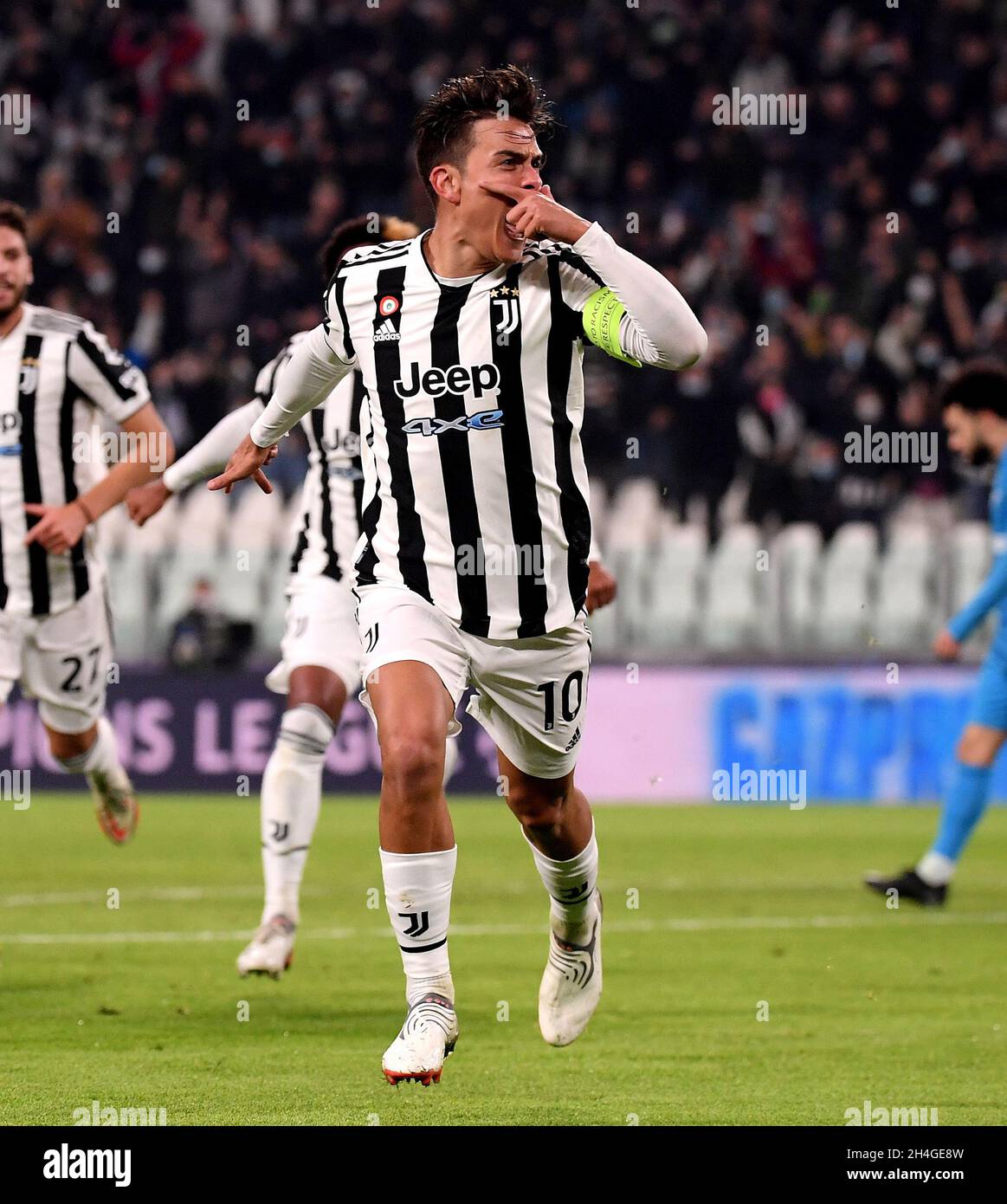 Turin, Italie.2 novembre 2021.Paulo Dybala de Juventus célèbre son but lors  du match H de l'UEFA Champions League entre Juventus d'Italie et Zenit de  Russie à Turin, Italie, le 2 novembre 2021.Credit: