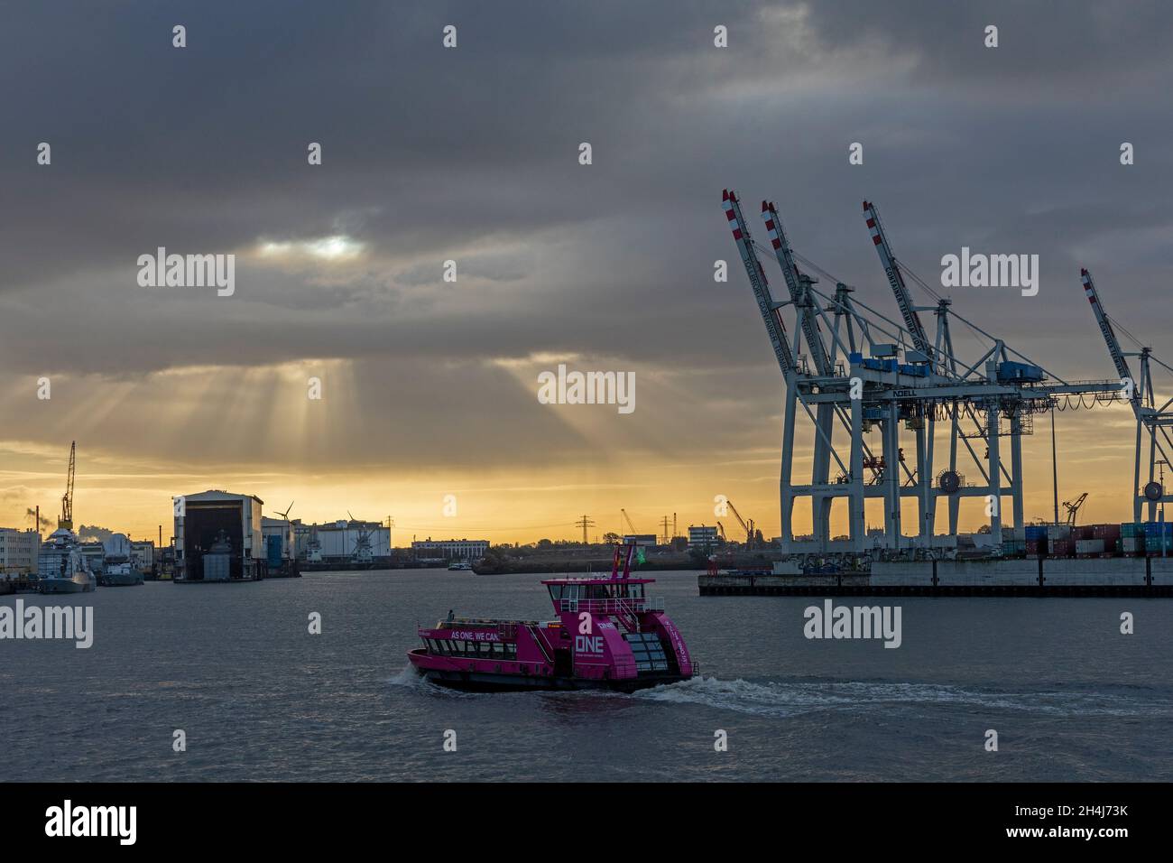 Port le matin, Hambourg, Allemagne Banque D'Images