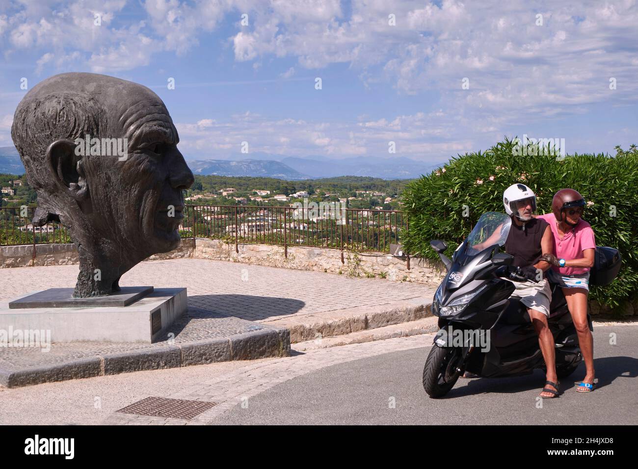 France, Alpes Maritimes, Mougins, statue de Pablo Picasso du sculpteur néerlandais Gabriel Sterk Banque D'Images