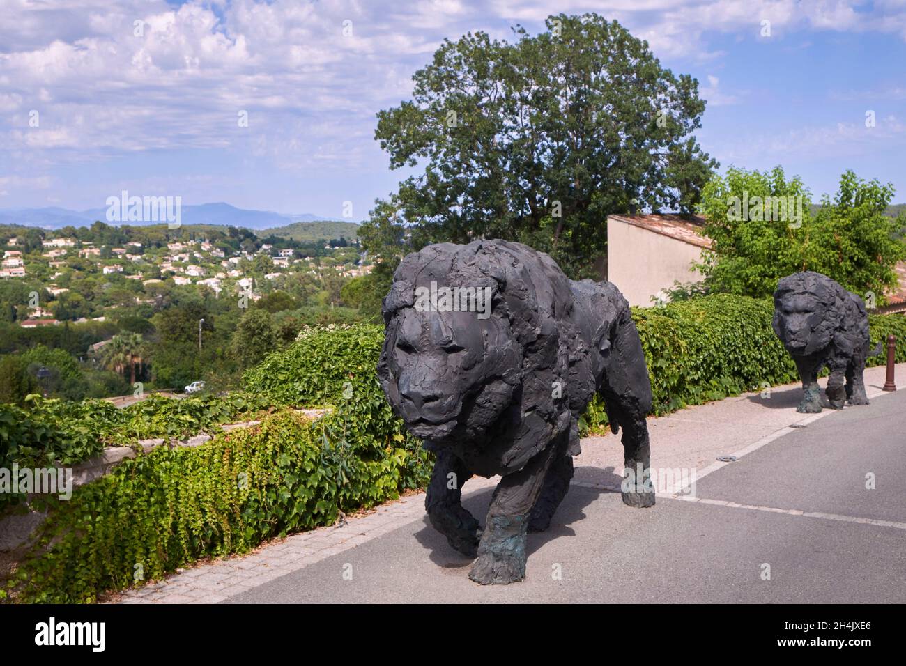 France, Alpes Maritimes, Mougins, Monumental Expo, sculptures de Davide Rivalta, les Lions Banque D'Images