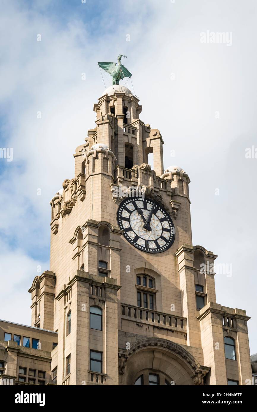 Tour de l'horloge et bâtiment du foie d'oiseau de foie, boulevard Canada, liverpool 2021 Banque D'Images