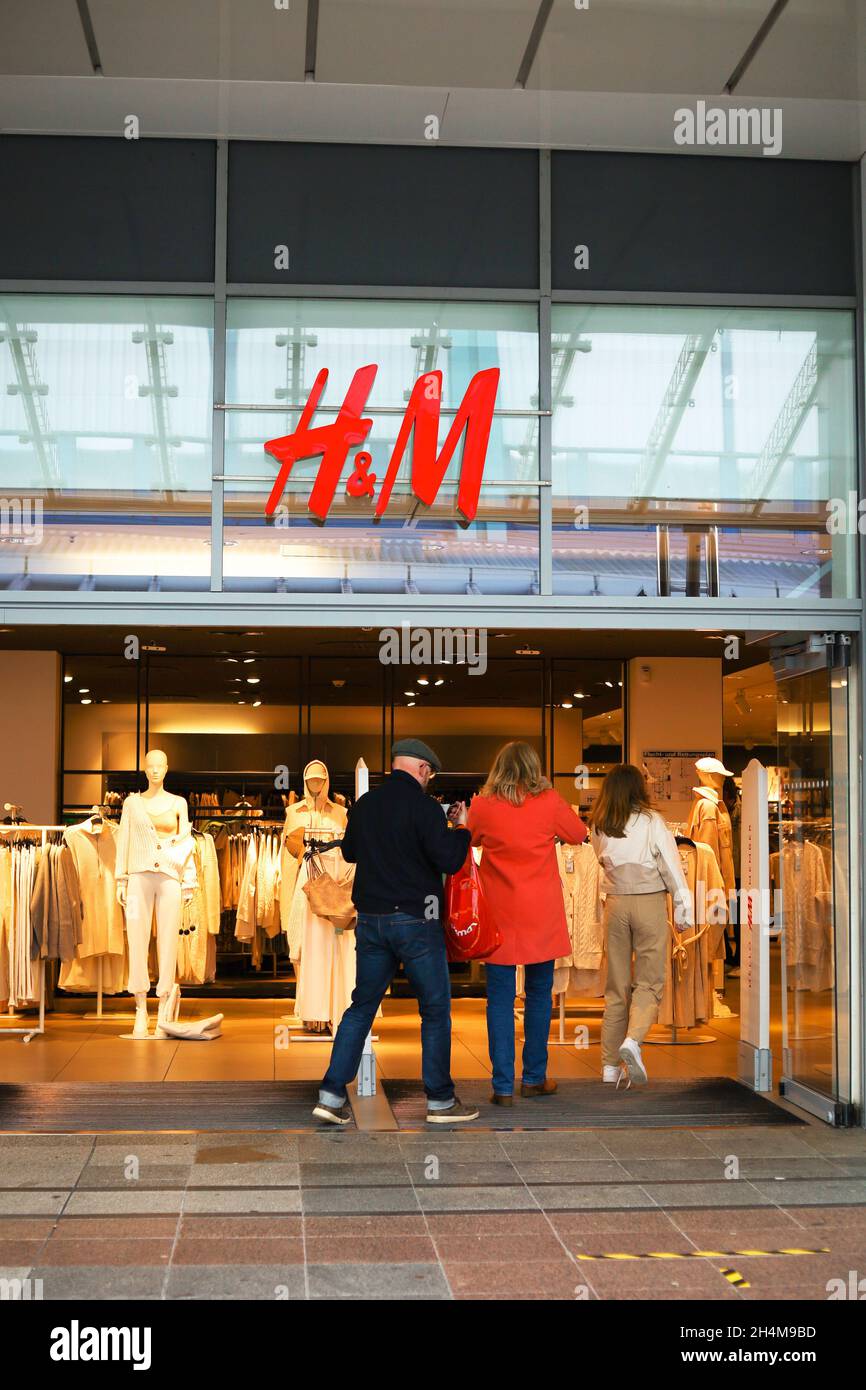 Chemnitz, Allemagne - 16-10-2021: Entrée au magasin HM, entreprise de vente  de vêtements Photo Stock - Alamy