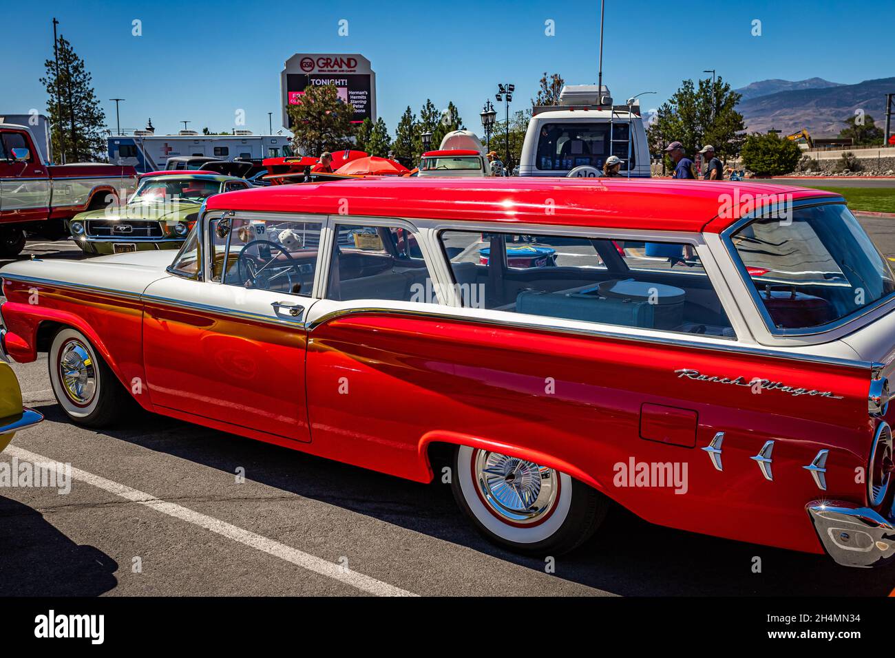 Reno, NV - le 4 août 2021 : familiale Ford Ranch 1959 lors d'un salon automobile local. Banque D'Images