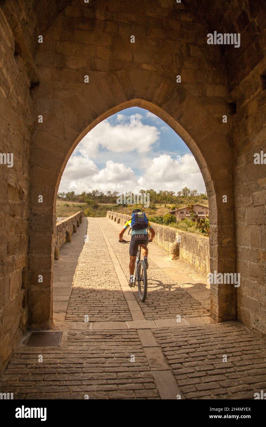 Puente romanico Banque de photographies et d’images à haute résolution