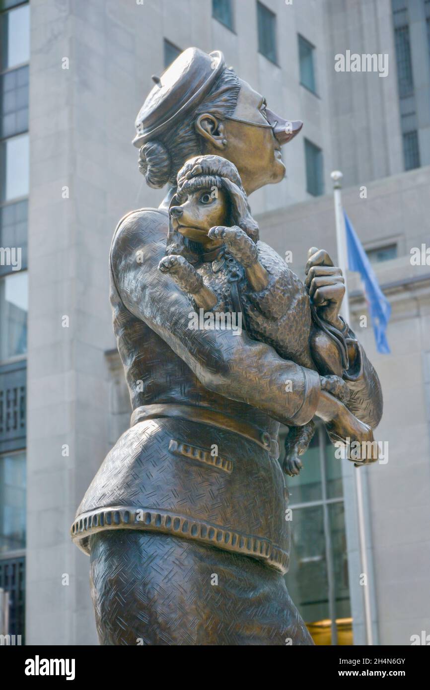 MONTRÉAL, CANADA - le 10 AOÛT 2014 : la statue du coolé français à la place d'armes, Vieille ville, Montréal, Canada Banque D'Images