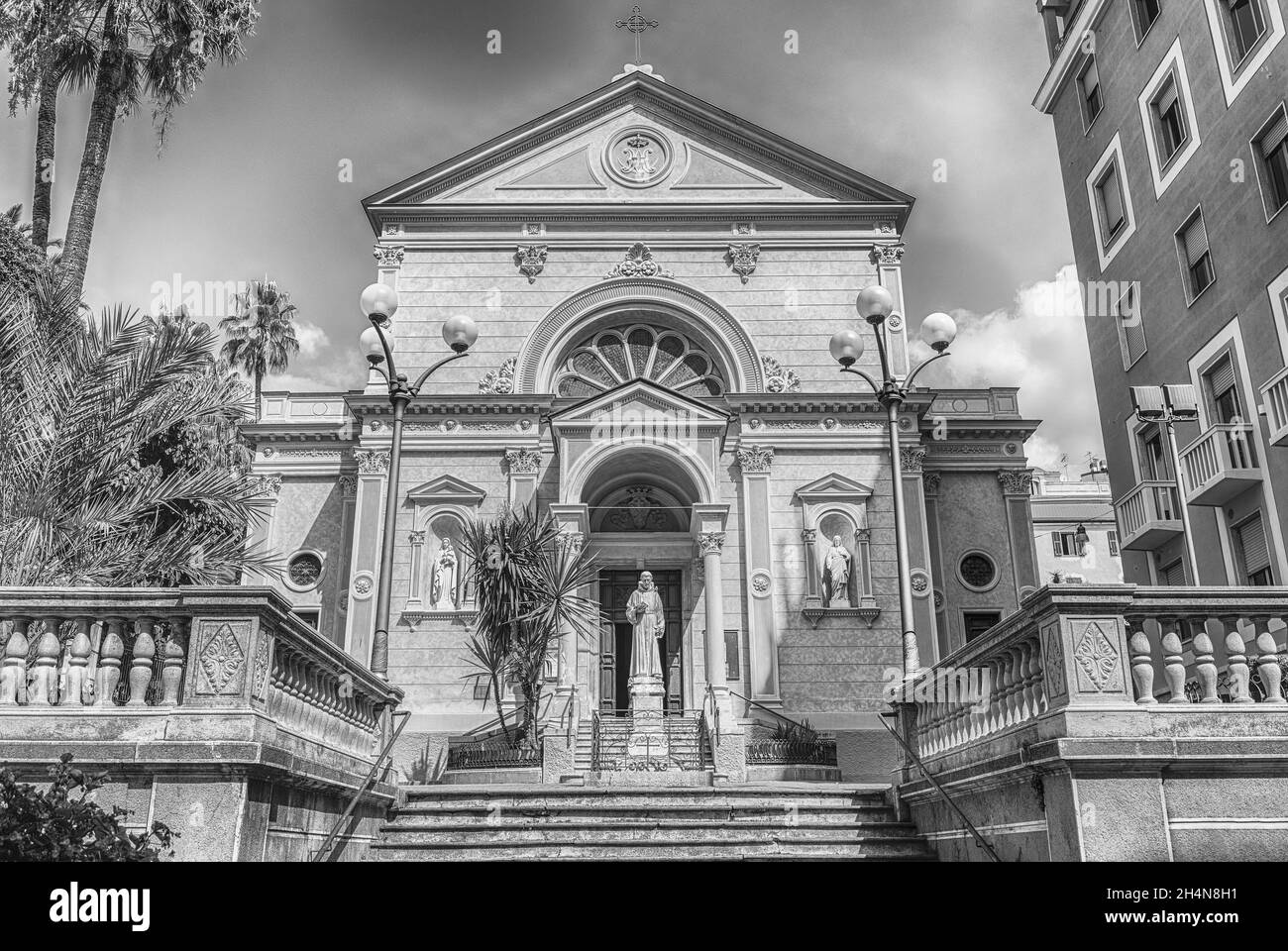 Façade du couvent des Capuchin Friars à Sanremo, Italie. Le bâtiment est l'un des principaux monuments de la ville ligure Banque D'Images
