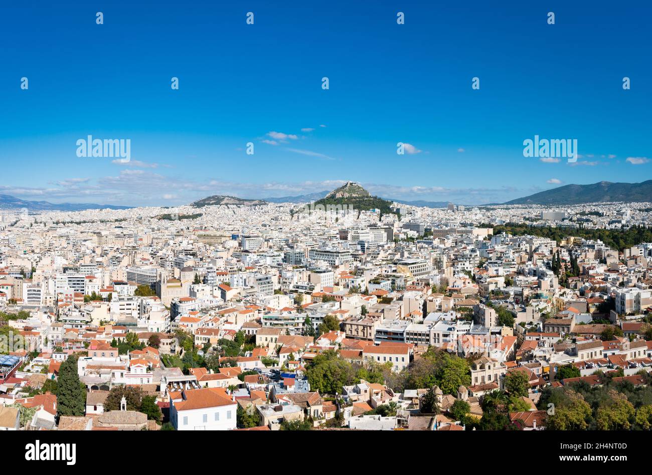 Colline de Lycabette à Athènes.Cityview à la capitale de la Grèce, l'Europe pendant une journée d'été ciel bleu. Banque D'Images