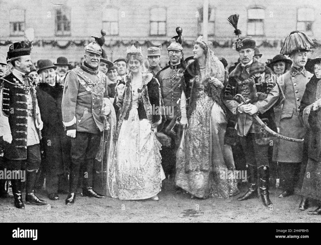 Cour de Charles IV de Hongrie après le couronnement, 1916, Budapest, Hongrie Banque D'Images