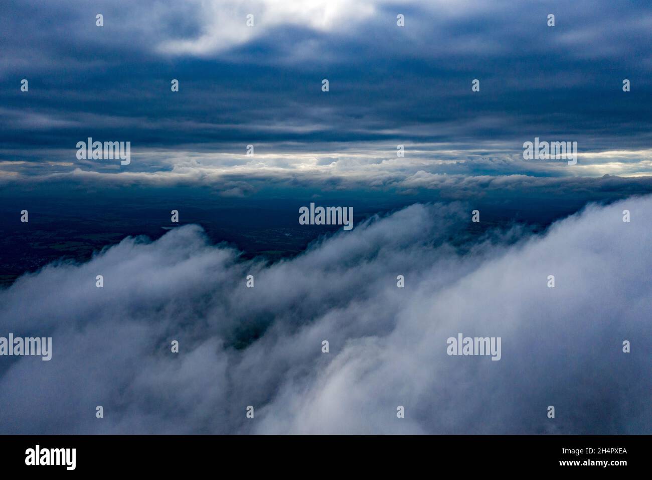 Wolken von oben gefilmt / nuages avec Drone d'en haut Banque D'Images