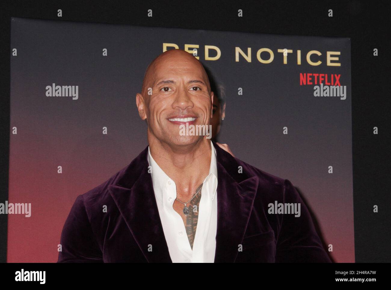 Dwayne Johnson 11/03/2021 la première mondiale de 'Red Notice' tenue à la L.A.Live Xbox Plaza à Los Angeles, CA.Photo de I. Hasegawa / HNW / PictureLux Banque D'Images