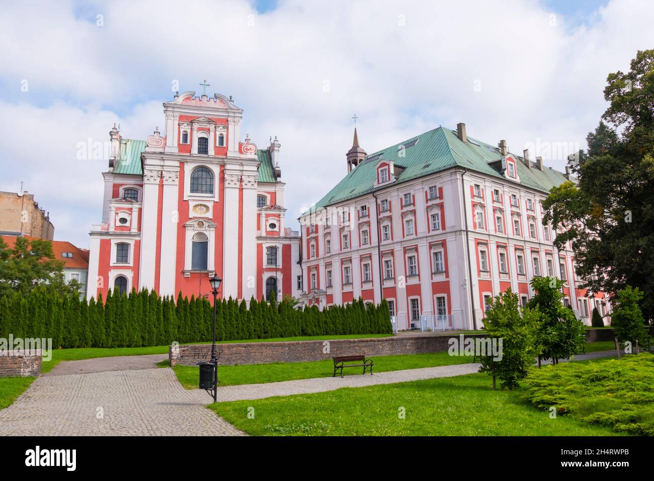 Église paroissiale de FARA, vue du parc Fredryk Chopin, Poznan, Pologne Banque D'Images