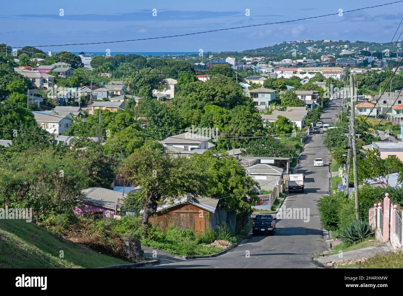 Vue sur St. John's, capitale d'Antigua-et-Barbuda, Petites Antilles, une partie des Antilles dans la mer des Caraïbes Banque D'Images