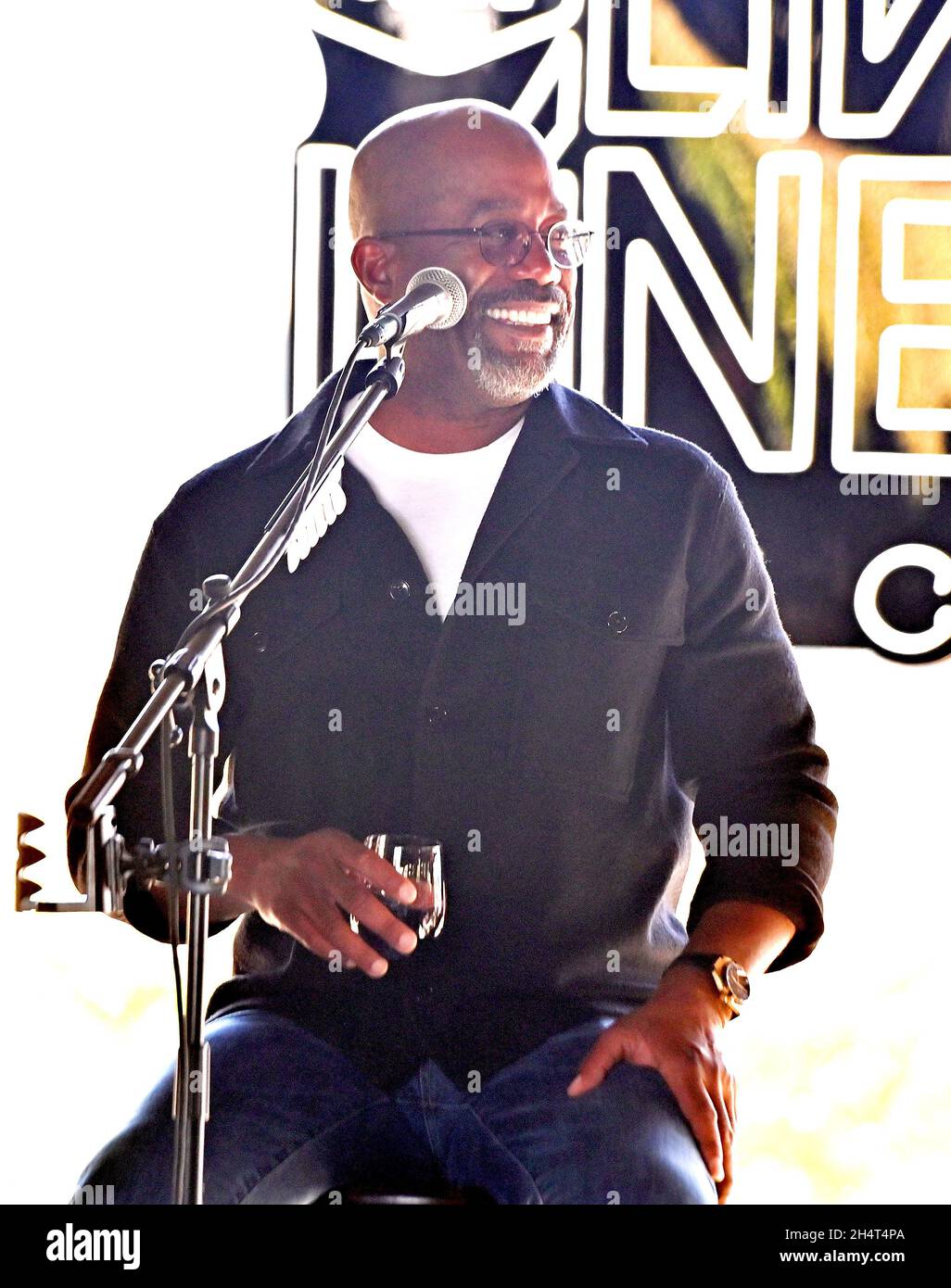 Darius Rucker se produit lors du festival de musique « CMT Live in the Vineyard Goes Country » le 3 novembre 2021 dans la vallée de Napa, en Californie.Photo : Casey Flanigan/imageSPACE/MediaPunch Banque D'Images