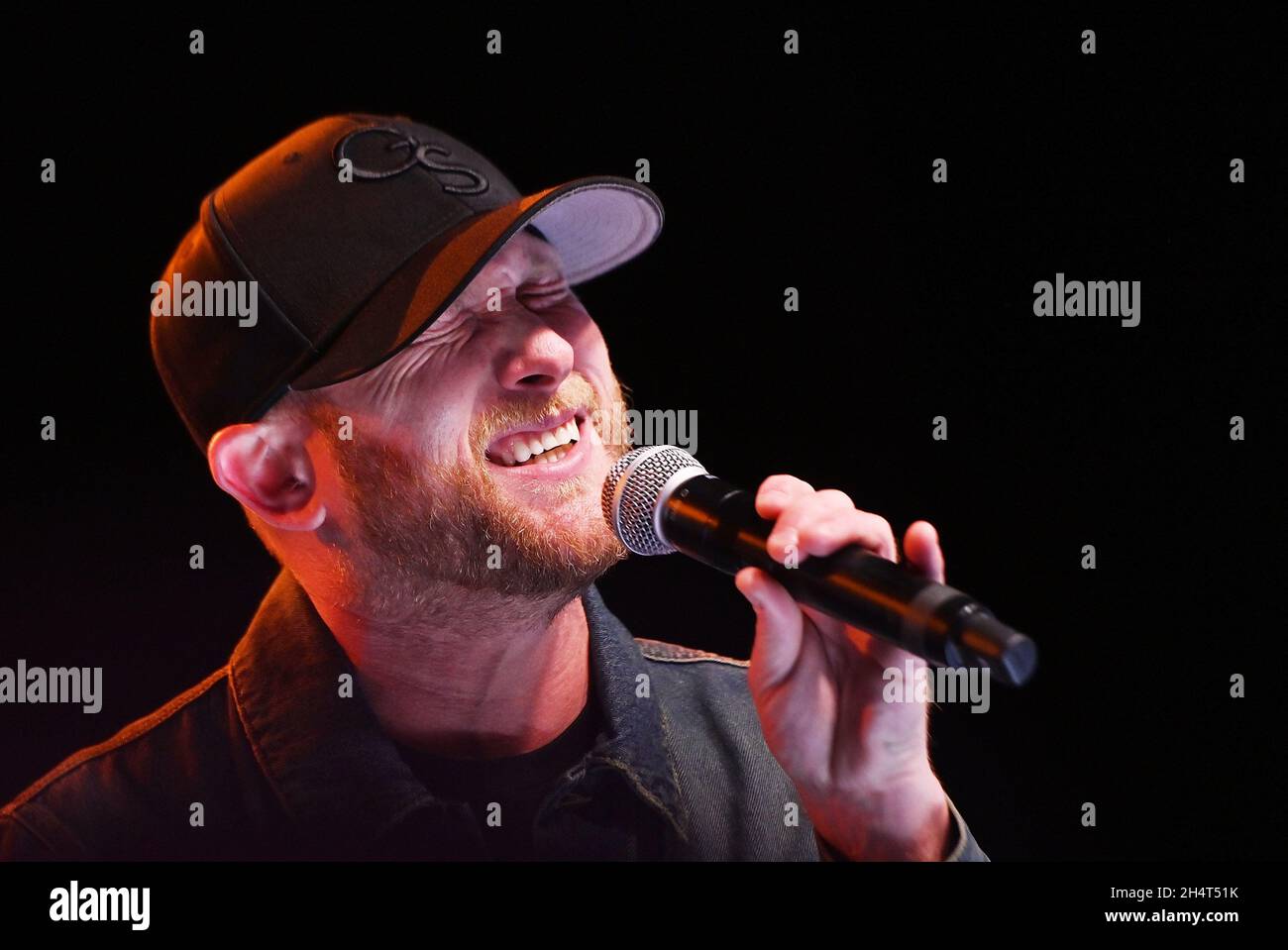 Cole Swindell se produit lors du festival de musique « CMT Live in the Vineyard Goes Country » le 3 novembre 2021 dans la vallée de Napa, en Californie.Photo : Casey Flanigan/imageSPACE/MediaPunch Banque D'Images