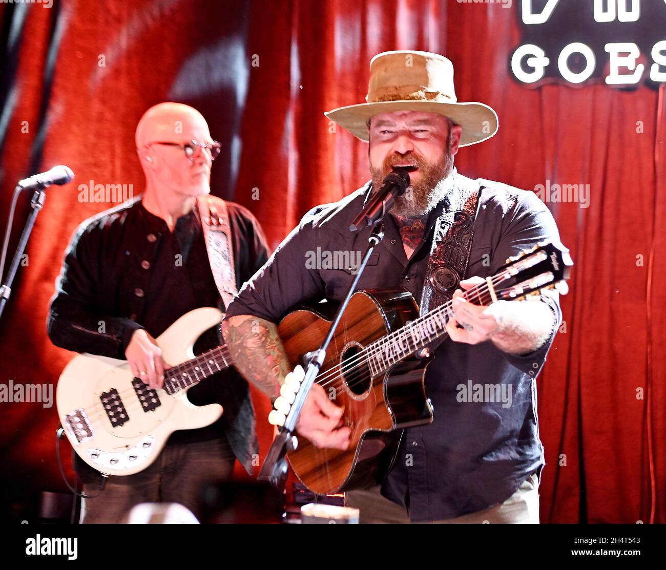 Zac Brown se produit lors du festival de musique « CMT Live in the Vineyard Goes Country » le 3 novembre 2021 dans la vallée de Napa, en Californie.Photo : Casey Flanigan/imageSPACE/MediaPunch Banque D'Images