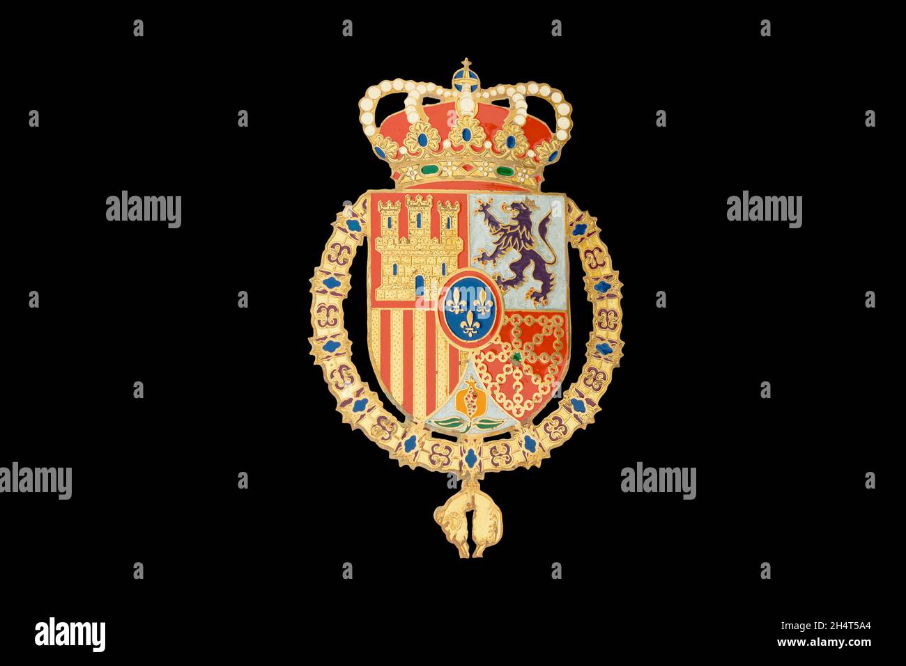 Bouclier de drapeau espagnol isolé sur fond noir Banque D'Images