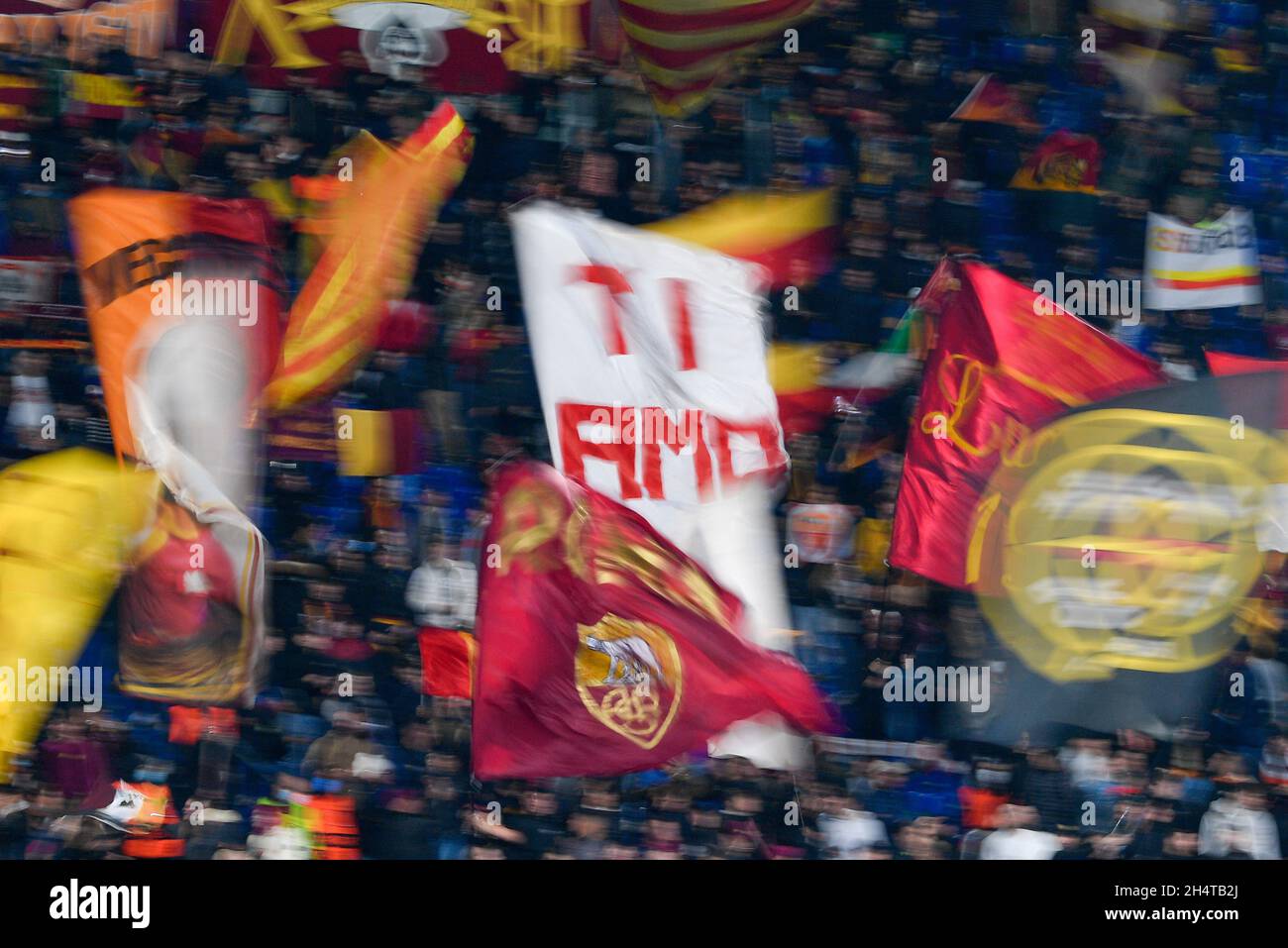 Rome, Italie.04e novembre 2021.Supporters EN tant que Roms lors du match de football de la Ligue des conférences Europa de l'UEFA entre AS Roma et Bodo/Glimt au stade olympique de Rome le 04 novembre 2021.Crédit : Agence photo indépendante/Alamy Live News Banque D'Images