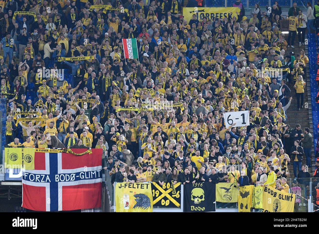 Supporters Bodo lors du match de football de l'UEFA Europa Conference League entre AS Roma et Bodo/Glimt au stade olympique de Rome le 04 novembre 2021. Banque D'Images