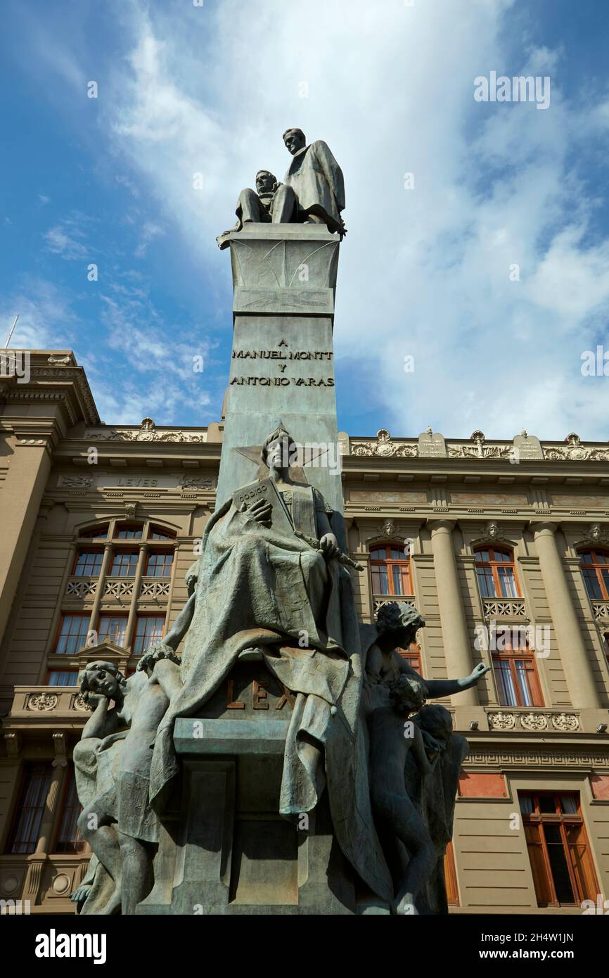 Statue de Manuel Montt et Antonio Varas, Plaza Montt-Varas, Santiago, Chili, Amérique du Sud Banque D'Images