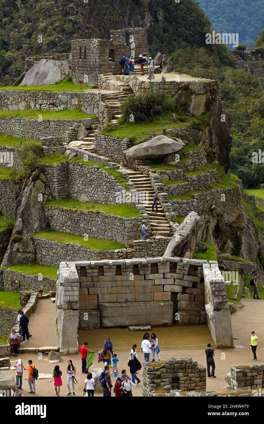 Sacré Plaza, Machu Picchu ruines Inca du XVe siècle (site du patrimoine mondial), Vallée Sacrée, Pérou, Amérique du Sud Banque D'Images