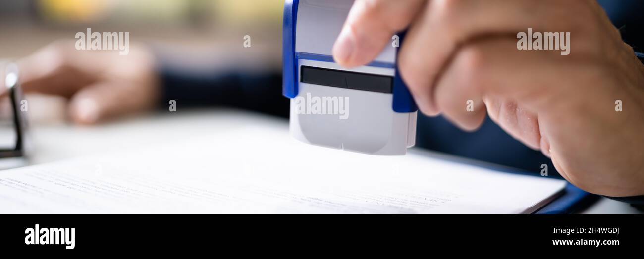 Timbre du document de contrat de notaire public et approbation du permis Banque D'Images