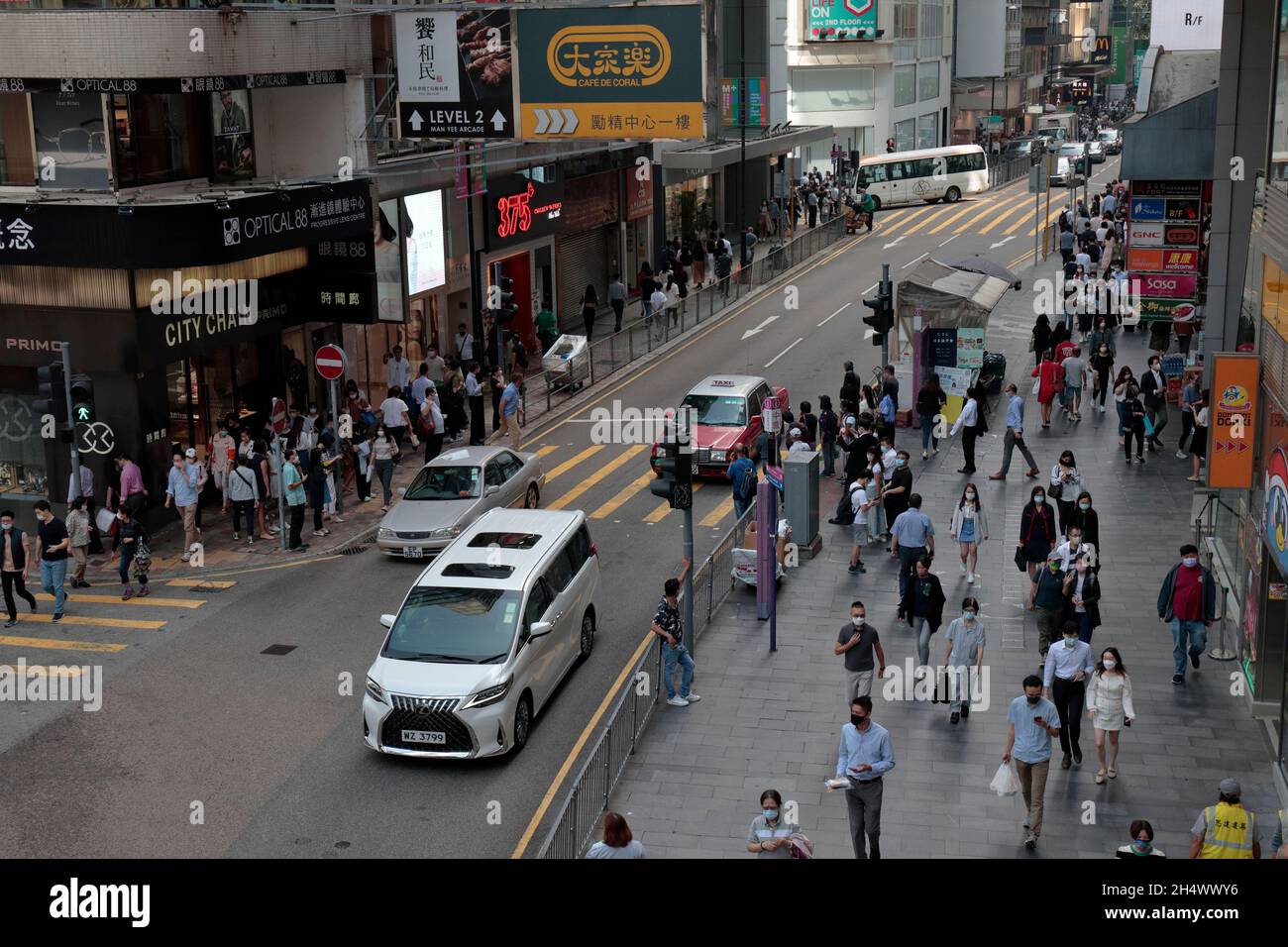 Queens Road, Central, Hong Kong 3 novembre 2021 Banque D'Images